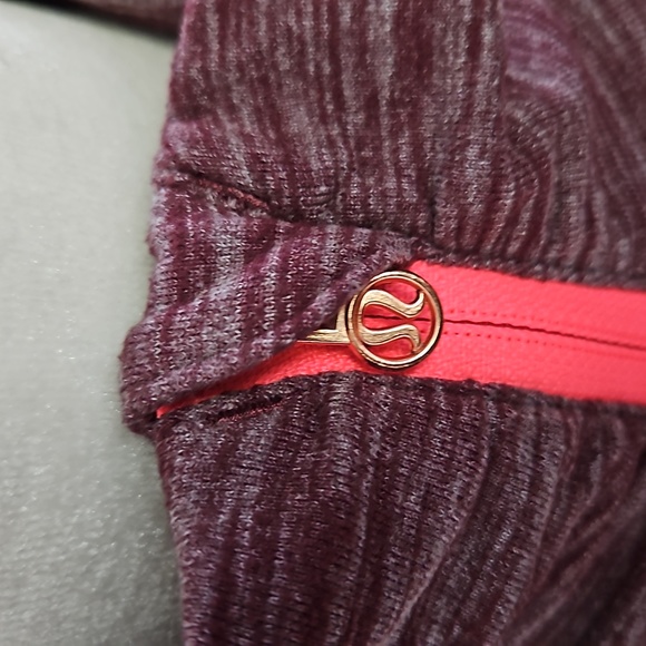 Lululemon Athletica Active Top - Picture 9 of 10